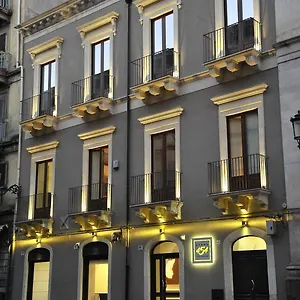 etnea-454-catania-luxury-rooms.catania-hotels.net/
